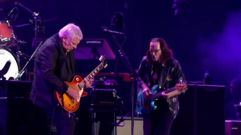 Alex Lifeson and Geddy Lee perform at the Taylor Hawkins tribute concert